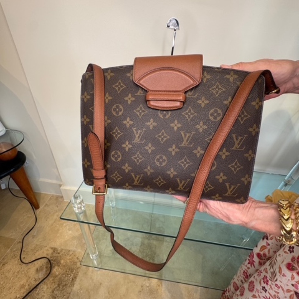Louis Vuitton Courcelles Monogram Canvas Vintage Clutch Crossbody Bag
